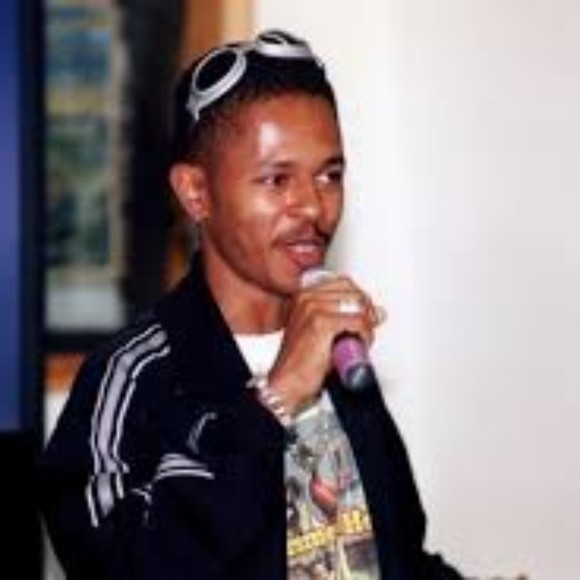 Meet your Posher, Moore - Picture 1 of 1